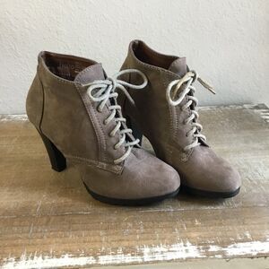 Lace up stiletto boots 3 3/8” heel non slip Sz 5 1/2M